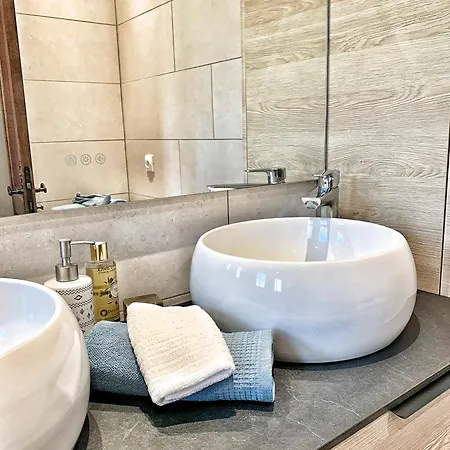 Familiale à Sanary, Climatisée, à Pieds Сasa de vacaciones *